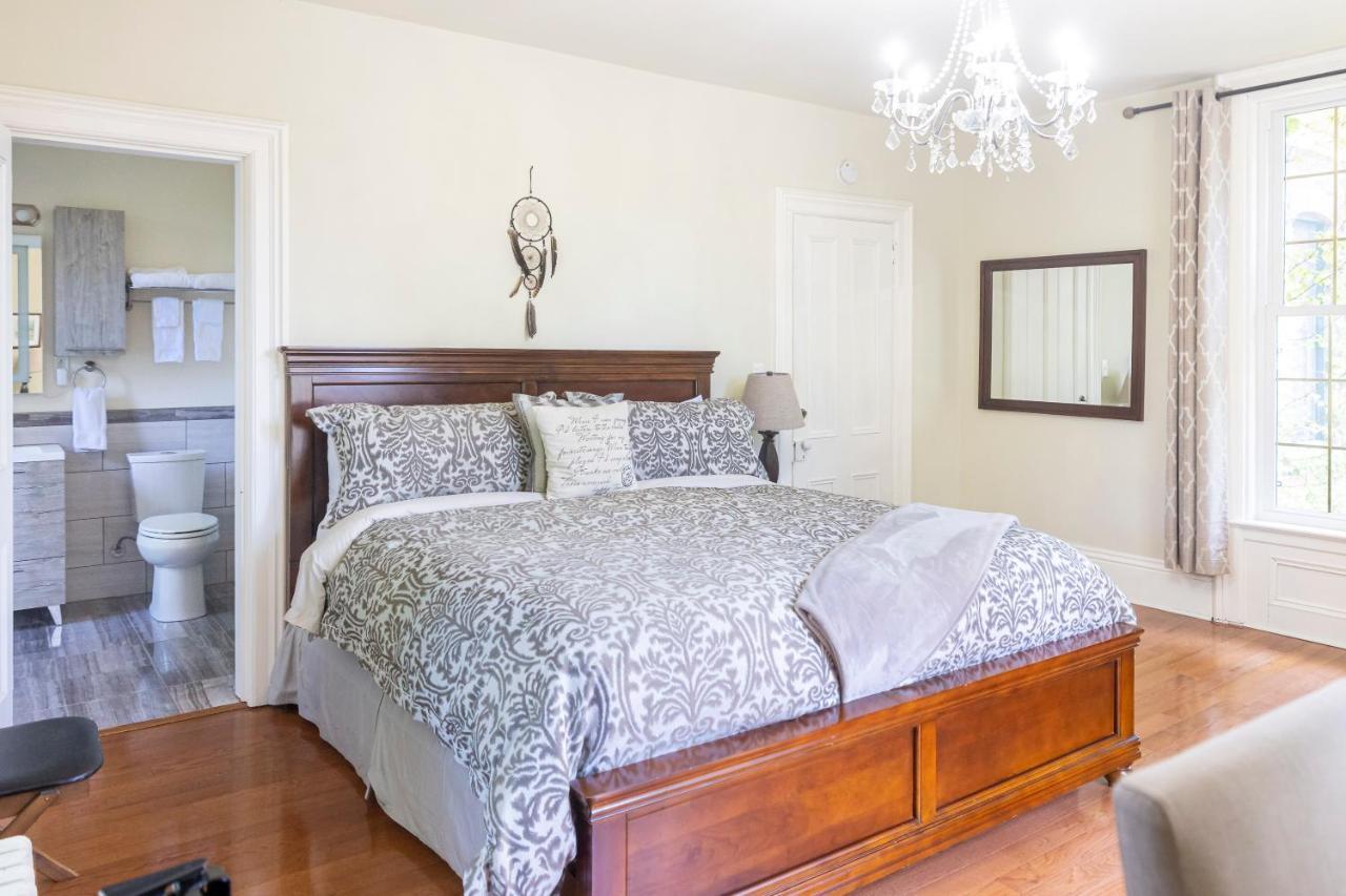 Anneken 1000 Islands B&B Luxury Suites & Spa Броквилл Экстерьер фото